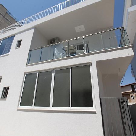 Deda Apartments Sarandë エクステリア 写真