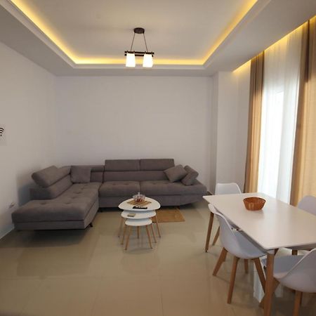 Deda Apartments Sarandë エクステリア 写真