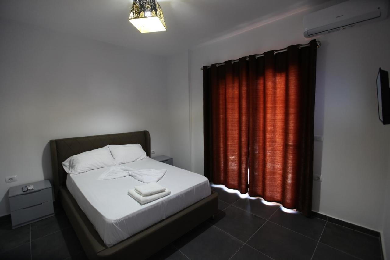 Deda Apartments Sarandë エクステリア 写真