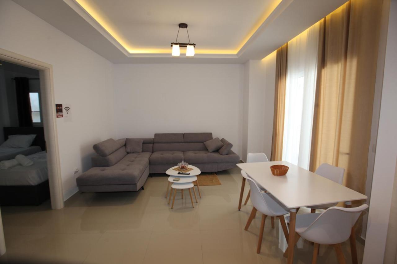 Deda Apartments Sarandë エクステリア 写真