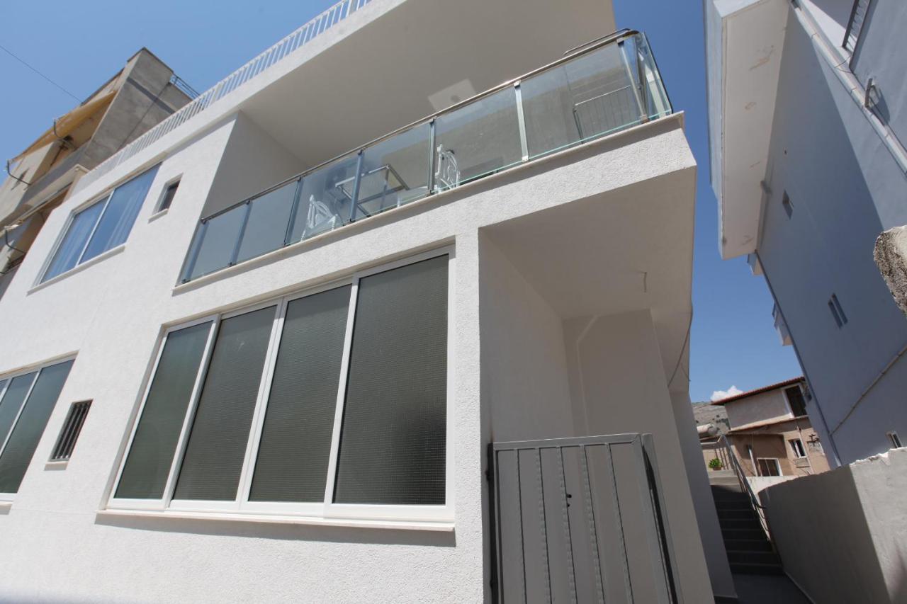 Deda Apartments Sarandë エクステリア 写真