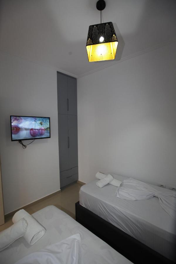 Deda Apartments Sarandë エクステリア 写真