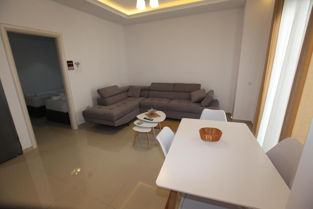Deda Apartments Sarandë エクステリア 写真