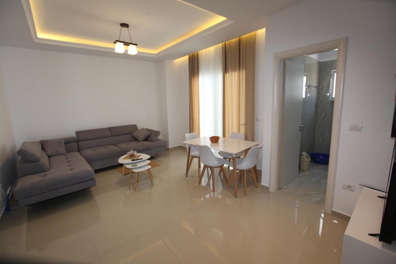 Deda Apartments Sarandë エクステリア 写真