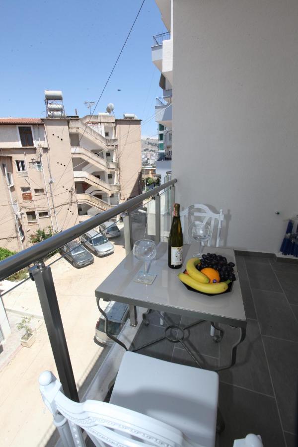Deda Apartments Sarandë エクステリア 写真