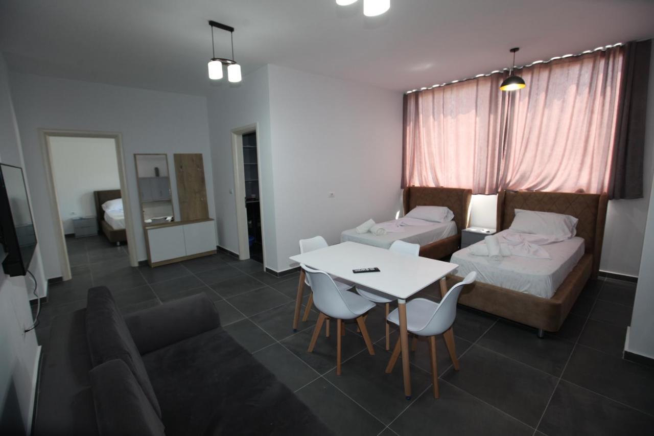 Deda Apartments Sarandë エクステリア 写真