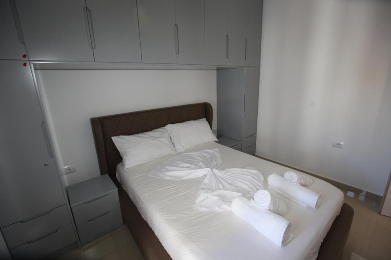 Deda Apartments Sarandë エクステリア 写真