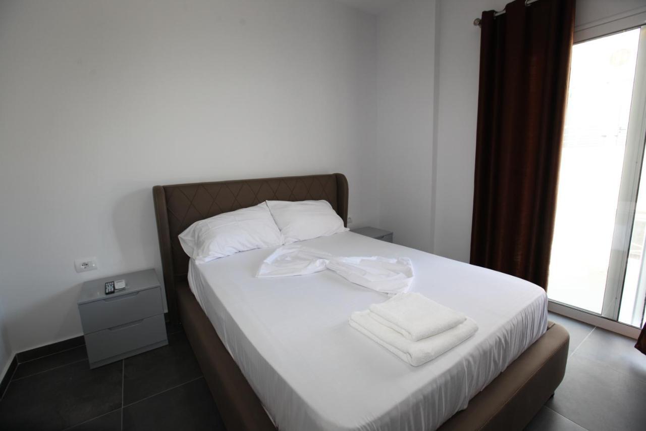 Deda Apartments Sarandë エクステリア 写真