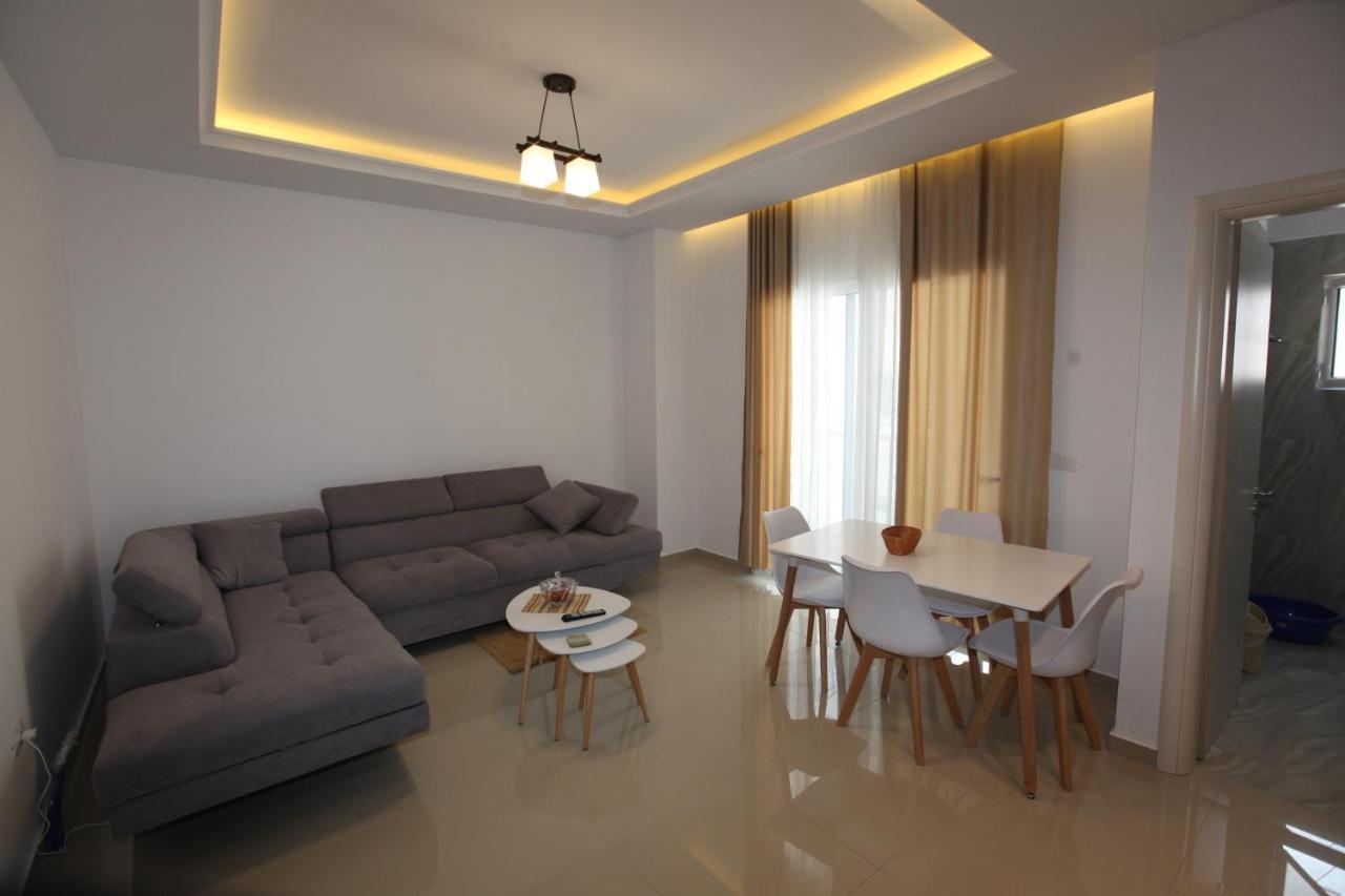 Deda Apartments Sarandë エクステリア 写真
