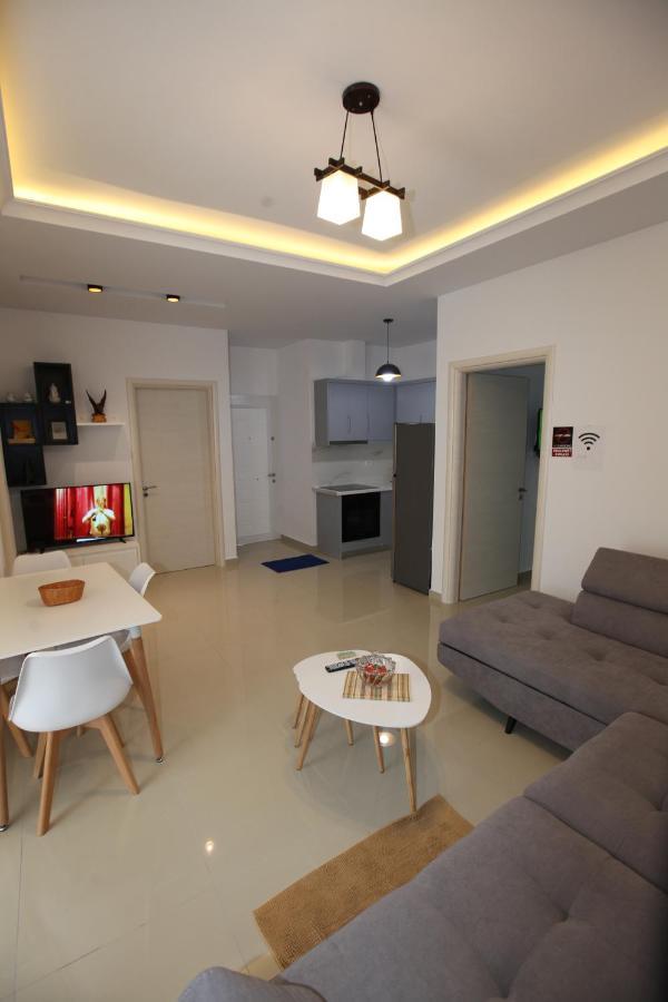 Deda Apartments Sarandë エクステリア 写真