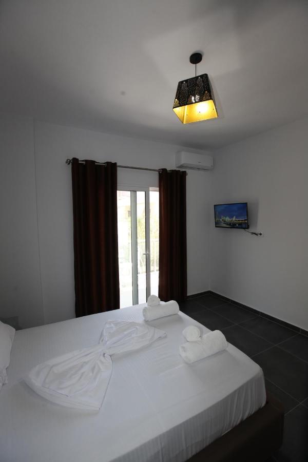 Deda Apartments Sarandë エクステリア 写真