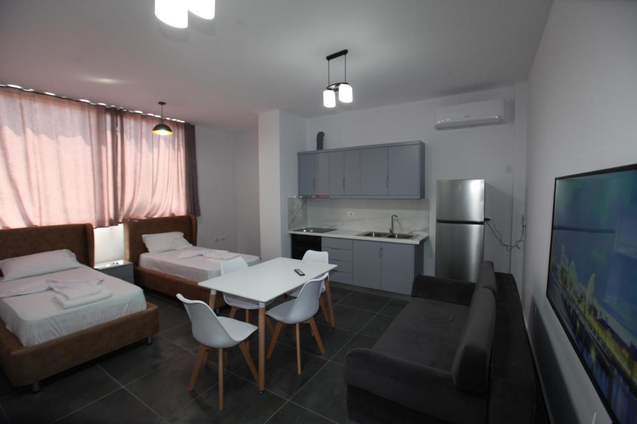 Deda Apartments Sarandë エクステリア 写真