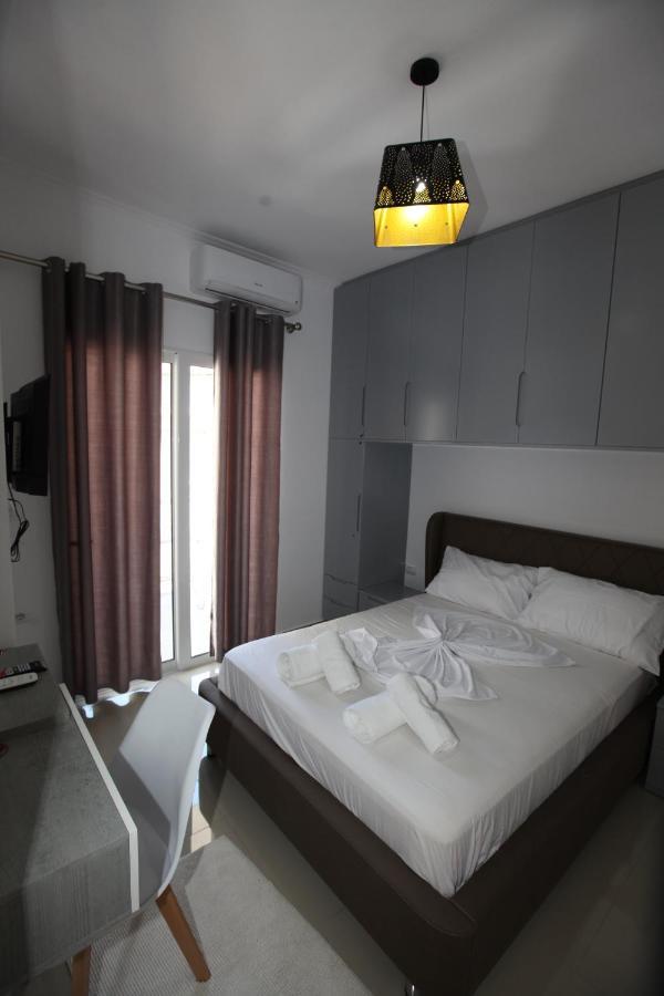 Deda Apartments Sarandë エクステリア 写真