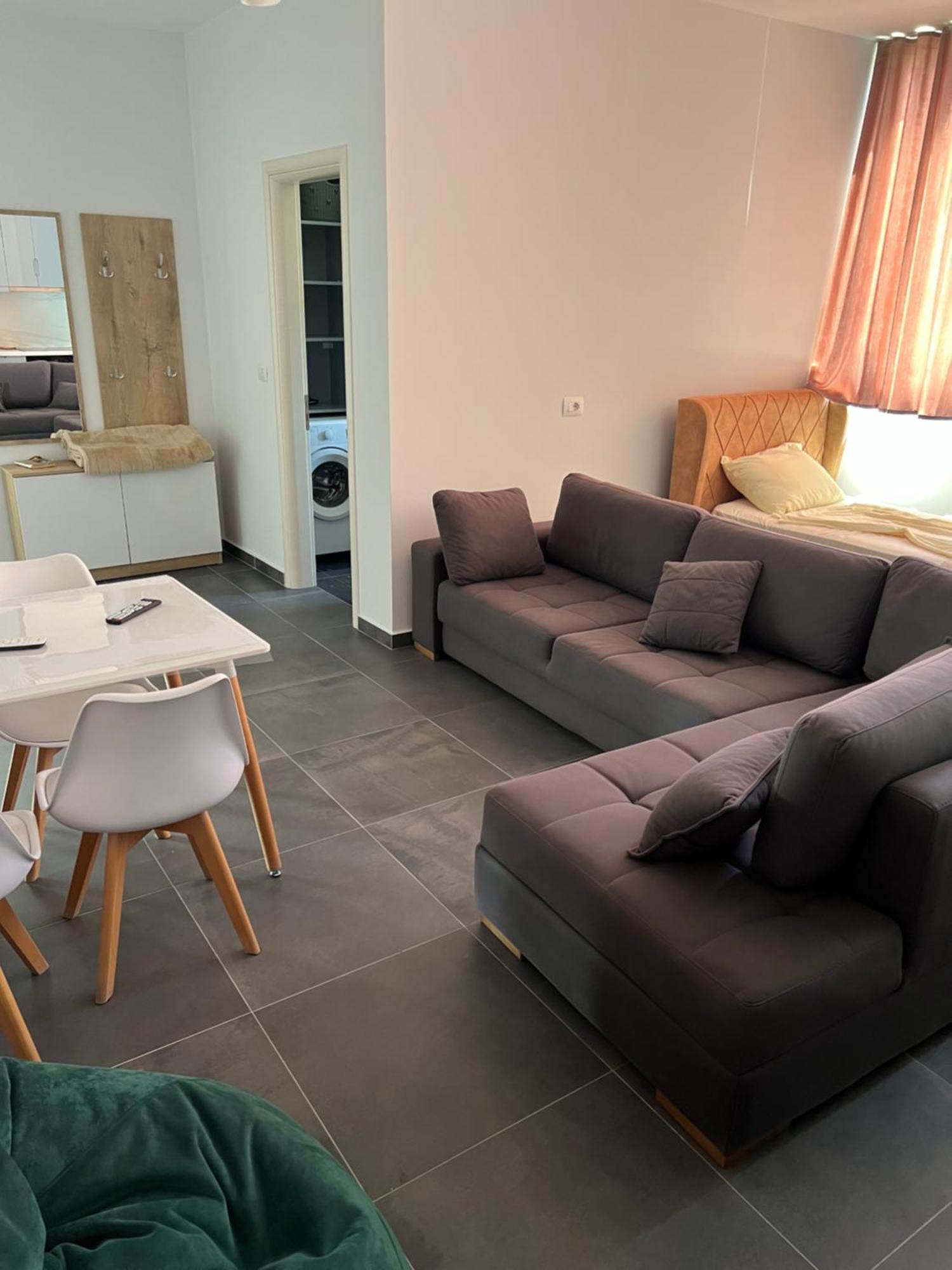 Deda Apartments Sarandë エクステリア 写真