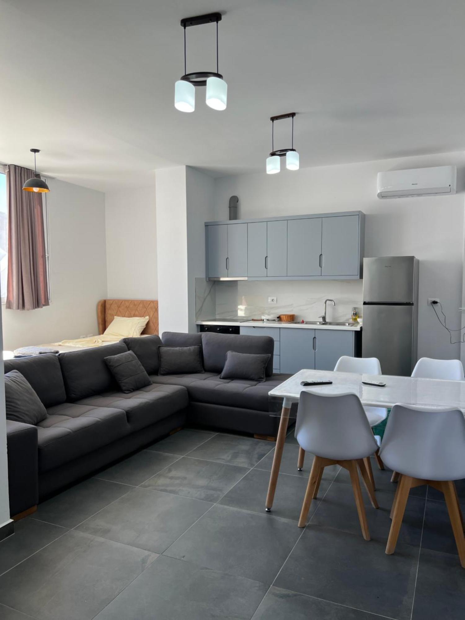 Deda Apartments Sarandë エクステリア 写真